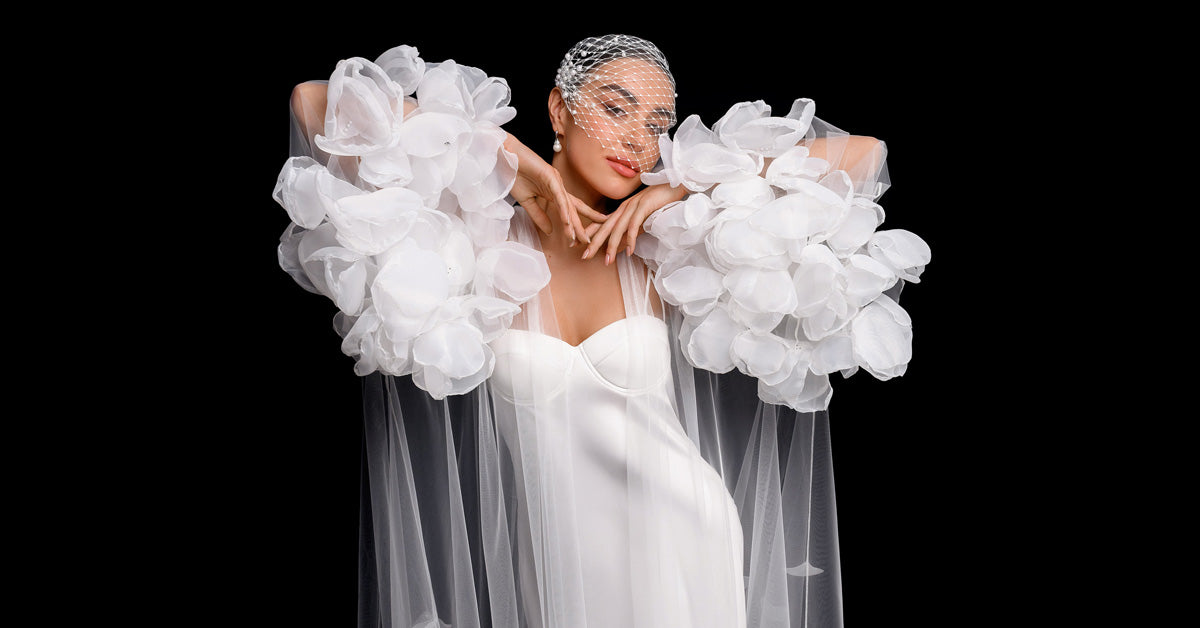 Дизайнерський одяг для ранку нареченої. Пеньюари, халати та аксесуари.
– Linni Caro UA