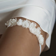 BLOOM підв'язка з квітами