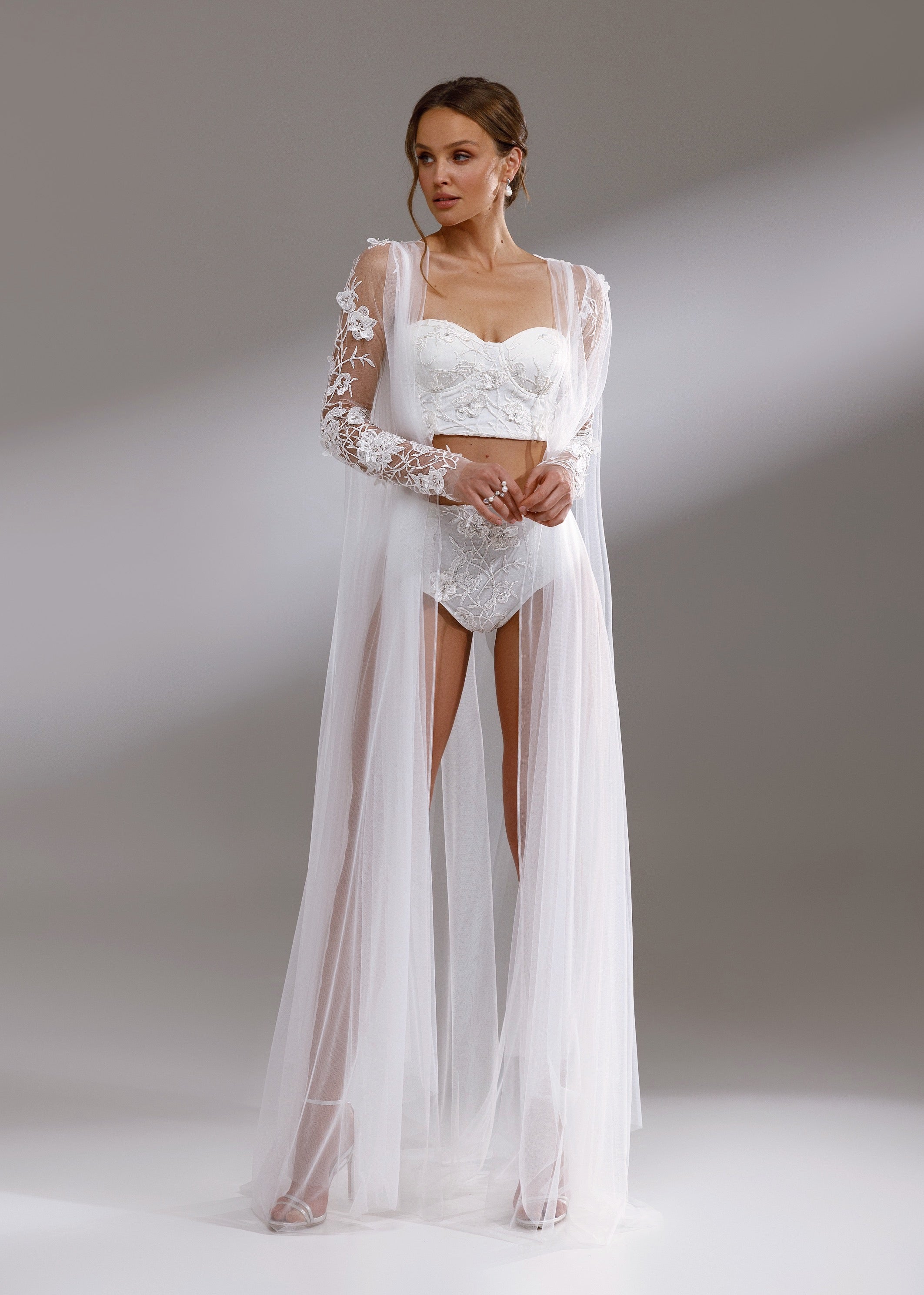 BLOSSOM легкий пеньюар  з квітковими аплікаціями