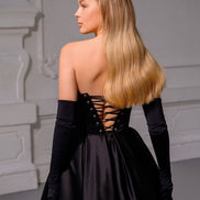 CAROLINE чорна атласна сукня міді з бантом