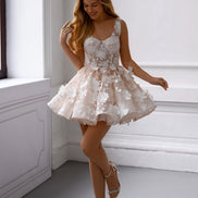  COCO коротка квіткова мереживна сукня з корсетом