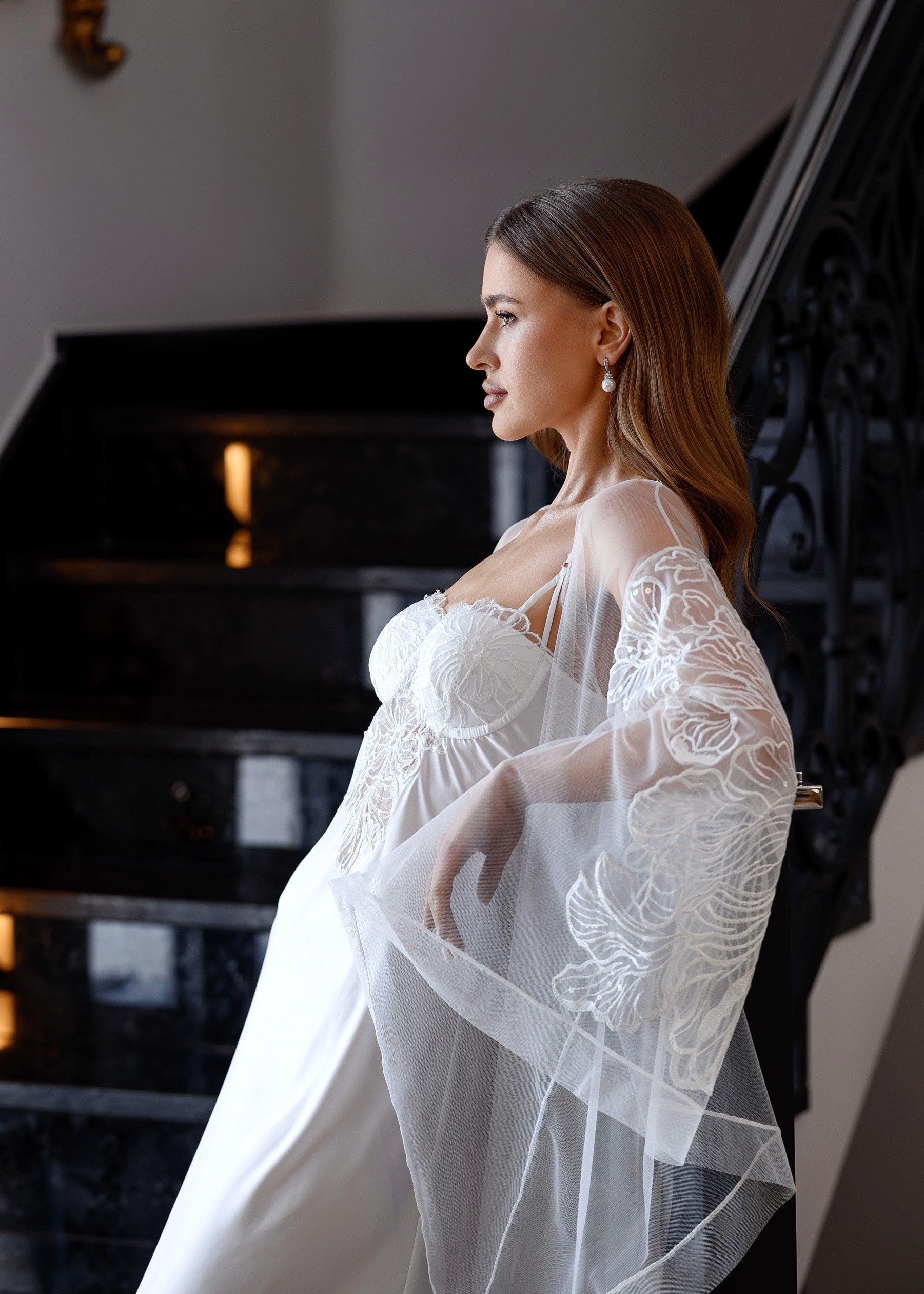 EMBER пеньюар з квітковою аплікацією 