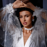 Весільний халат LINDA кольору слонової кістки з метеликами та перлами