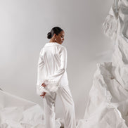 RACHEL шовковий піжамний комплект перлами та пір'ям