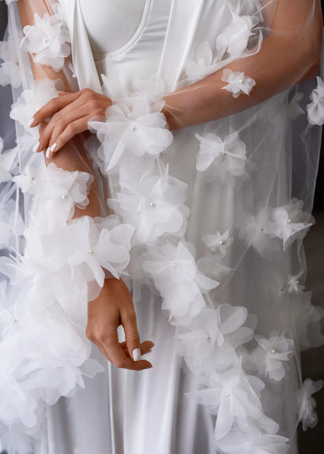 VIOLA шовковий весільний халат з об'ємними квітами