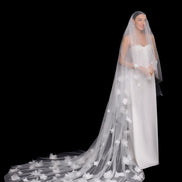 WHITE LOTUS фата з об'ємними квітами